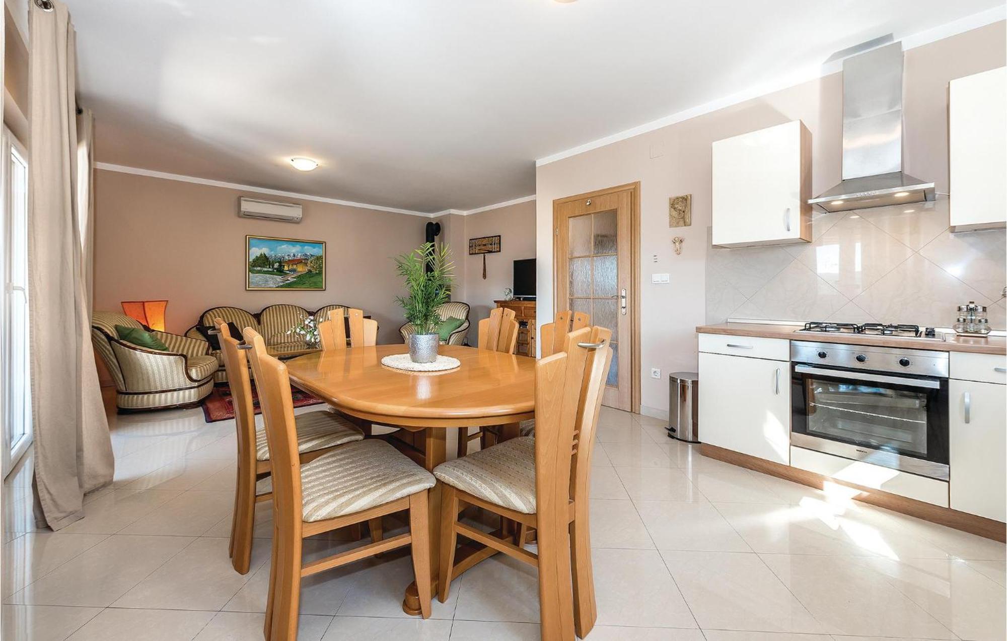 Gorgeous Home In Kijevo With Kitchen Exteriör bild
