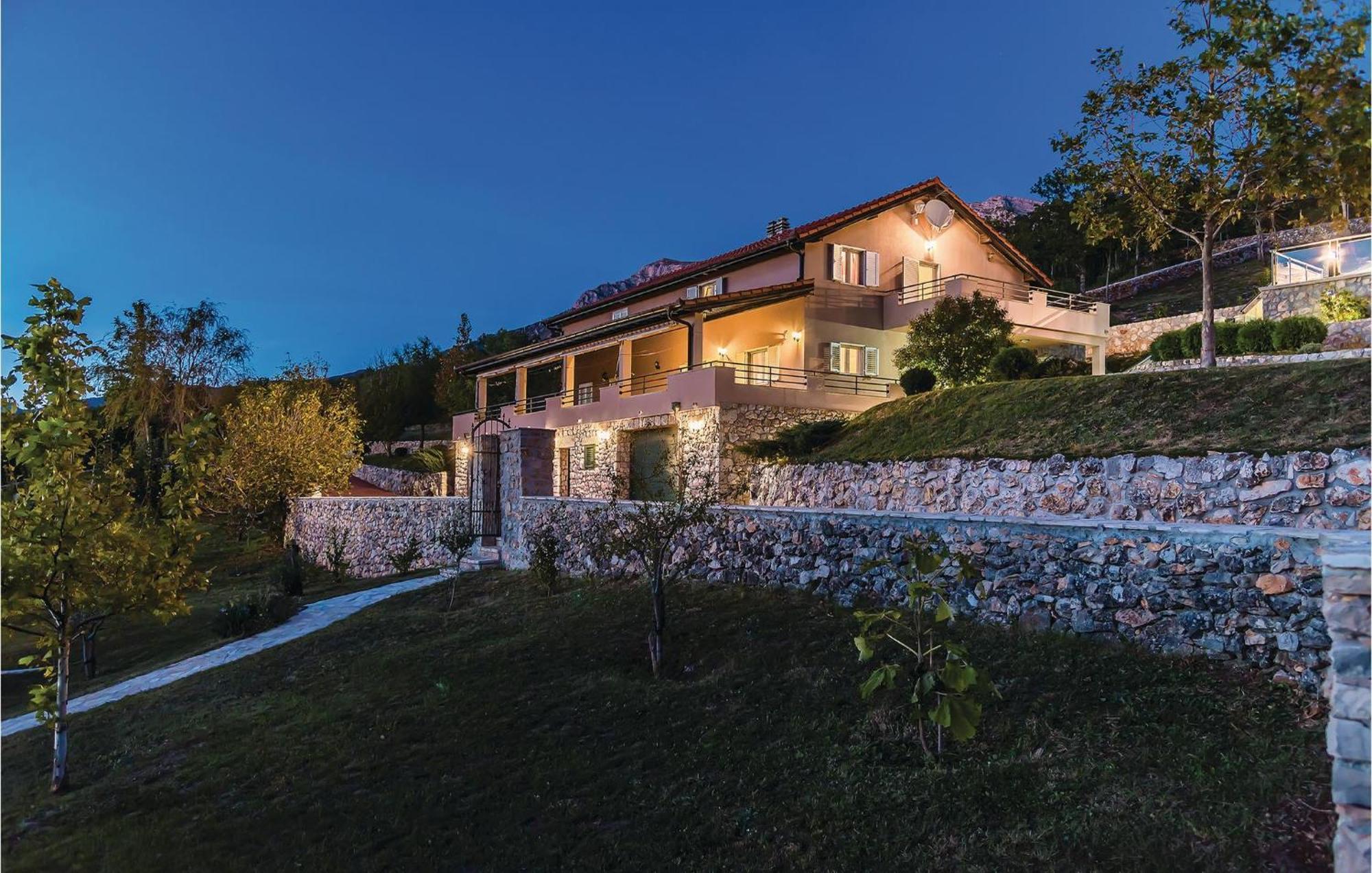 Gorgeous Home In Kijevo With Kitchen Exteriör bild