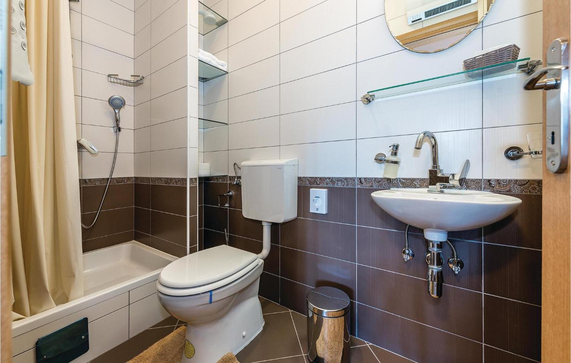 Gorgeous Home In Kijevo With Kitchen Exteriör bild