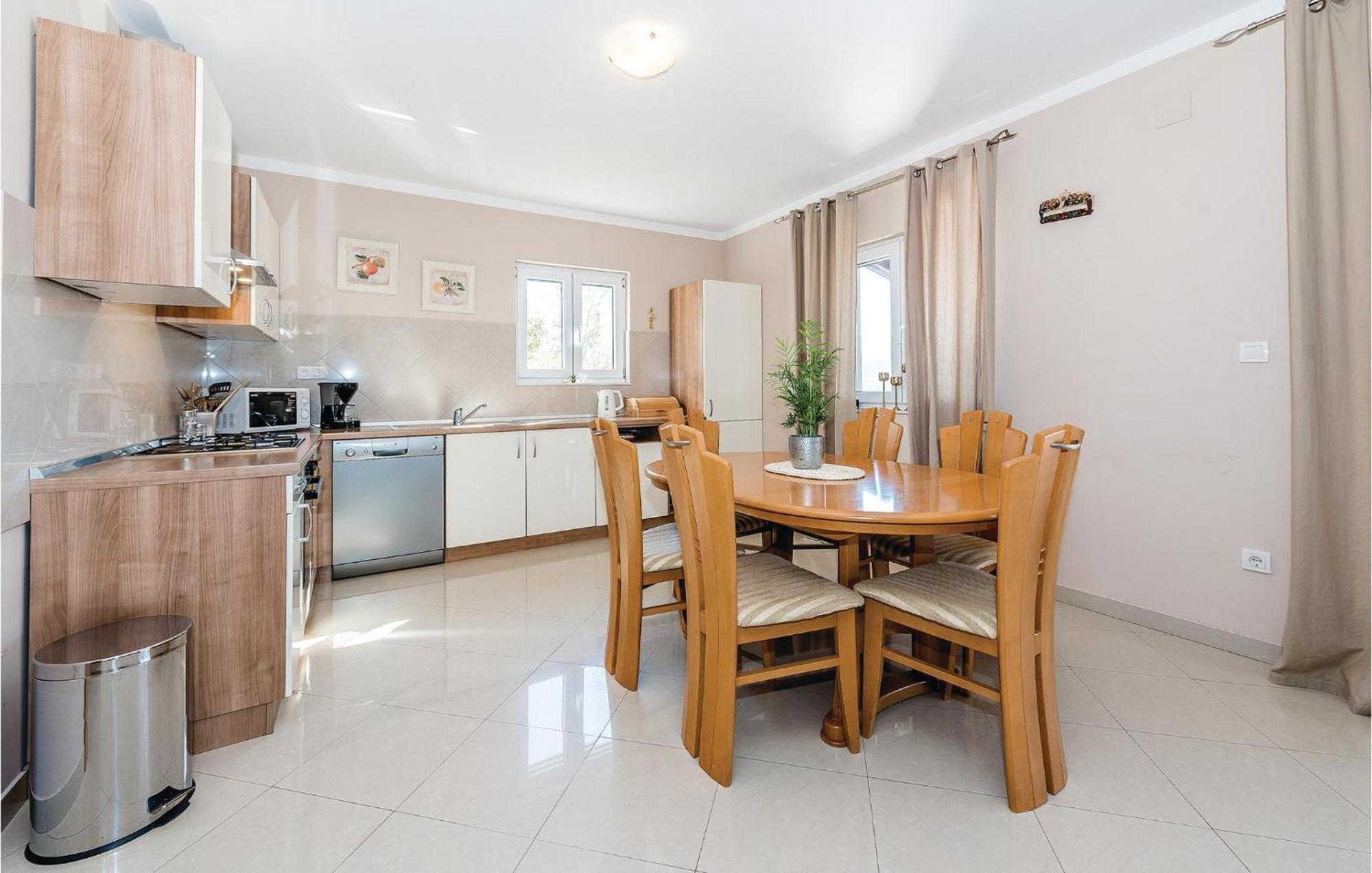 Gorgeous Home In Kijevo With Kitchen Exteriör bild