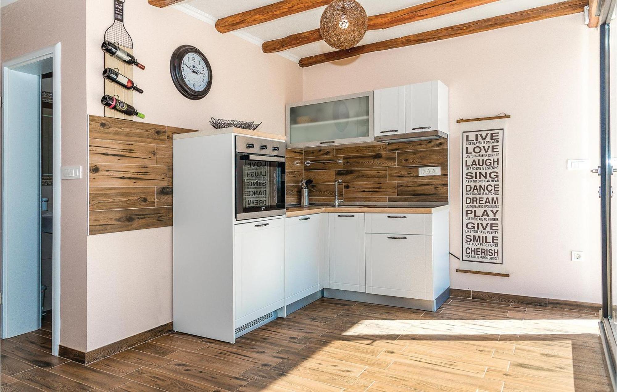 Gorgeous Home In Kijevo With Kitchen Exteriör bild