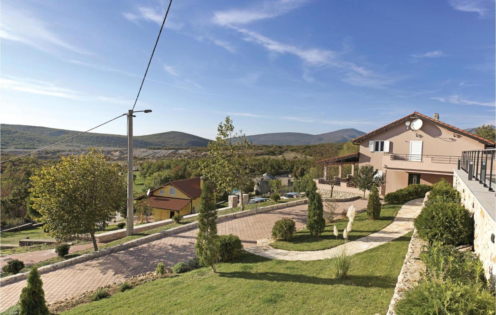 Gorgeous Home In Kijevo With Kitchen Exteriör bild