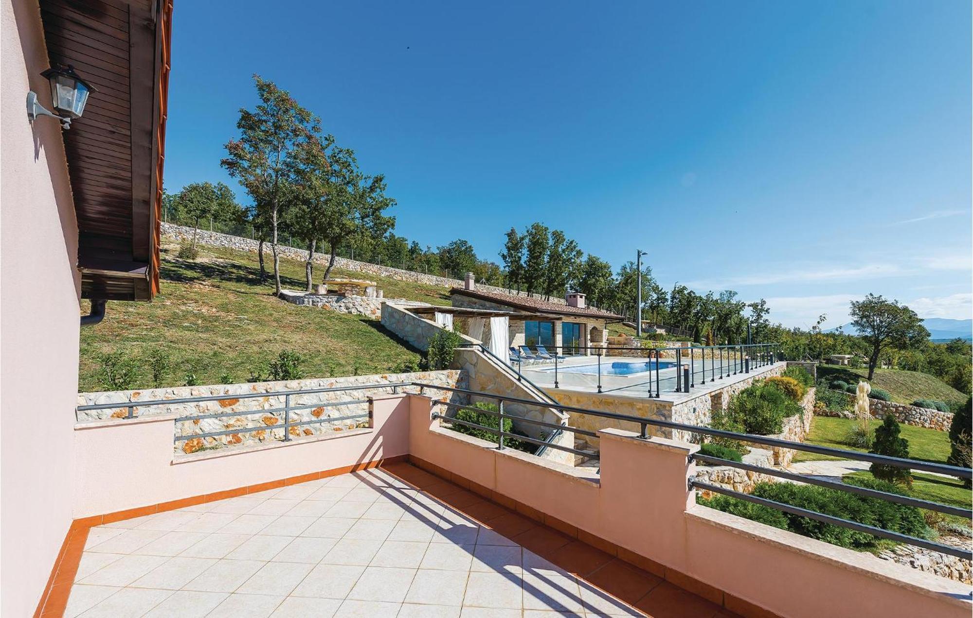 Gorgeous Home In Kijevo With Kitchen Exteriör bild